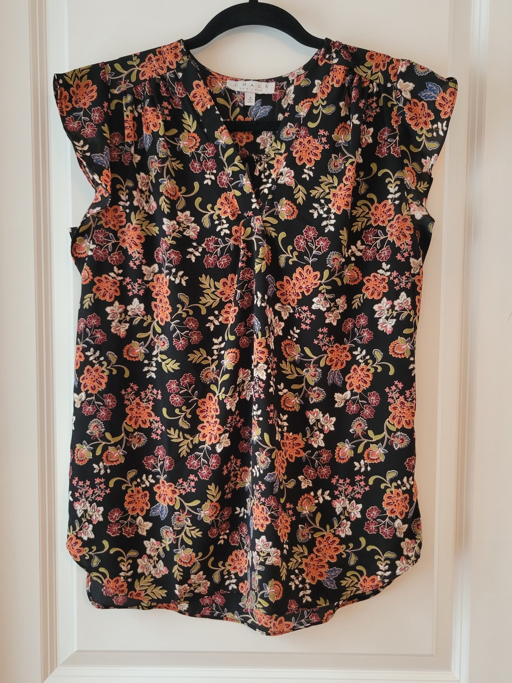 Chaus Black Floral V-Neck Cap Sleeve Blouse